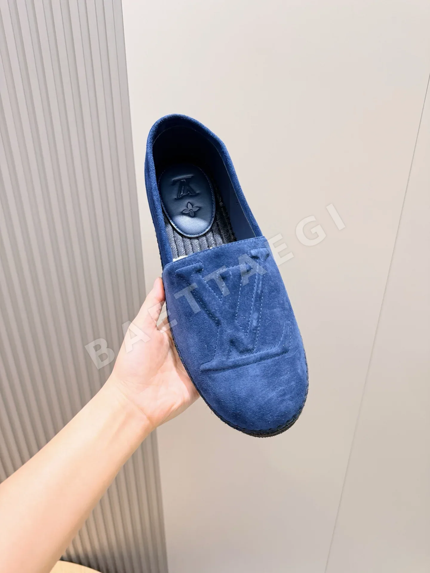 루이비통 로퍼 남성 송아지가죽 미니멀한 스타일 상세 이미지 4