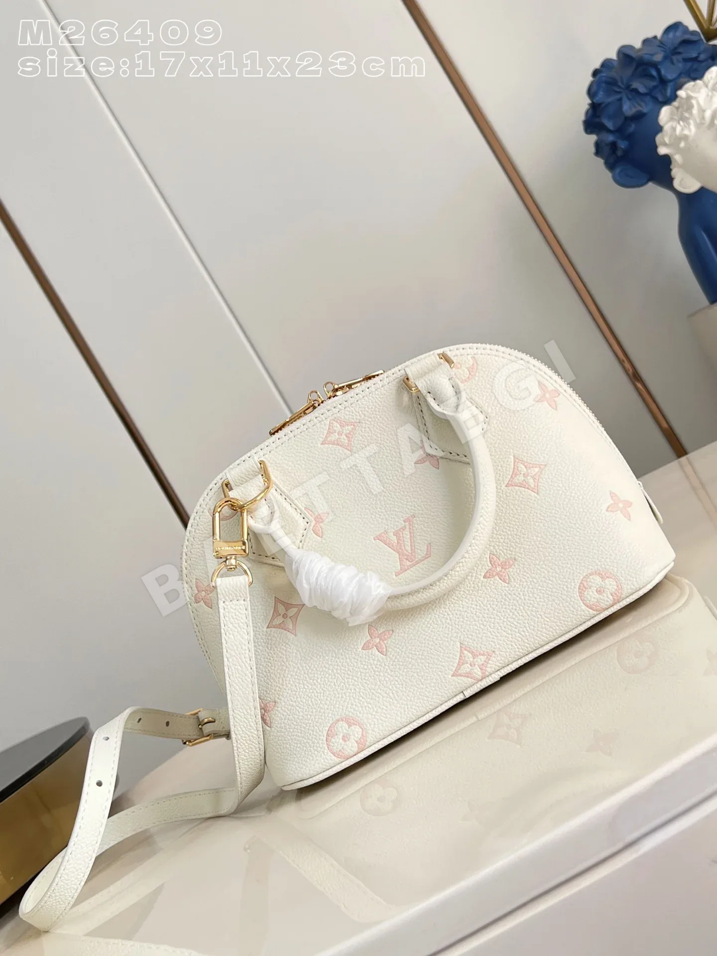 루이비통 M26409 크림 알마 핸드백 BB 모노그램 상세 이미지 5