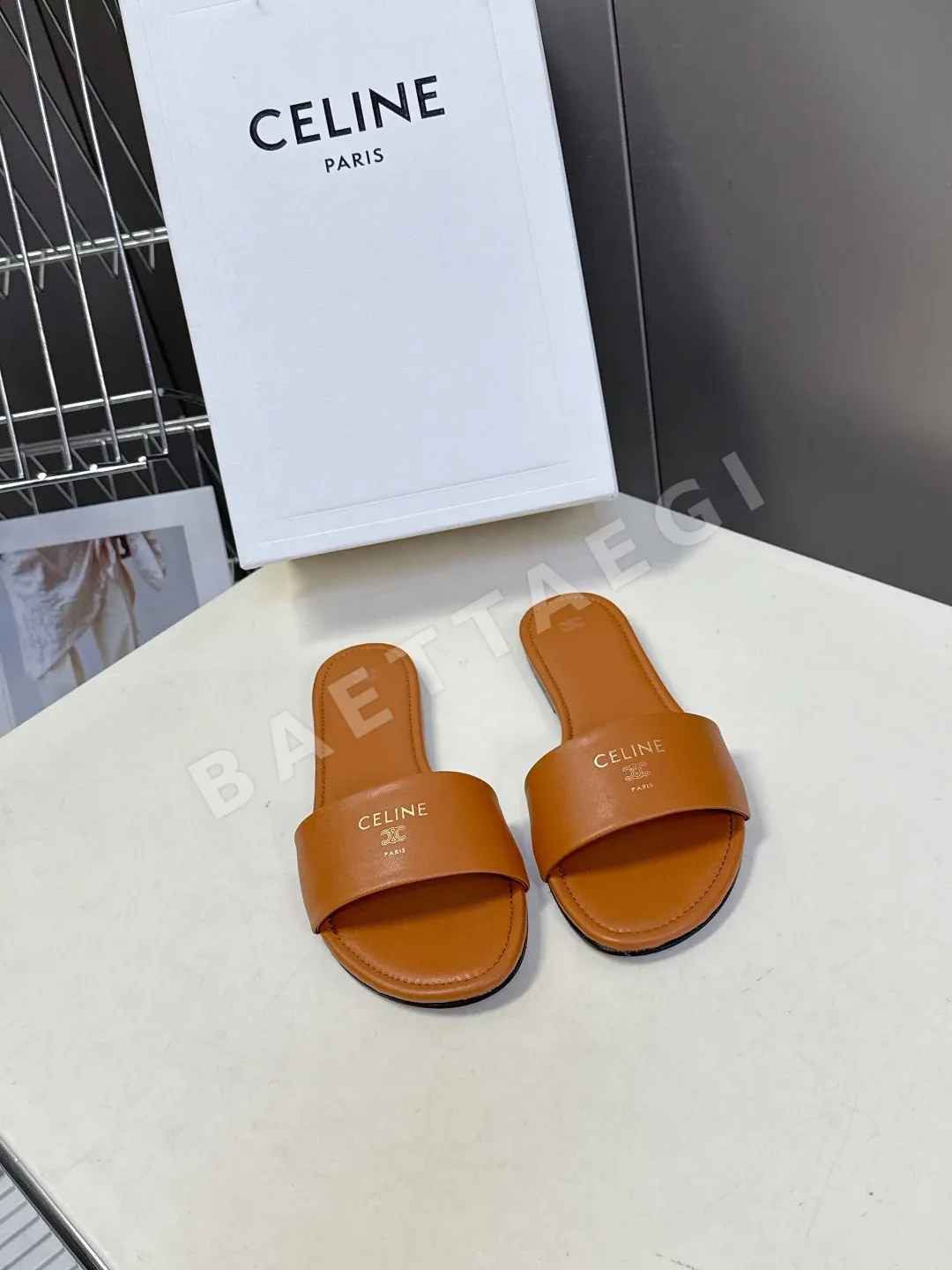 셀린느 개선문 스타일 빈티지 로마 샌들 98742