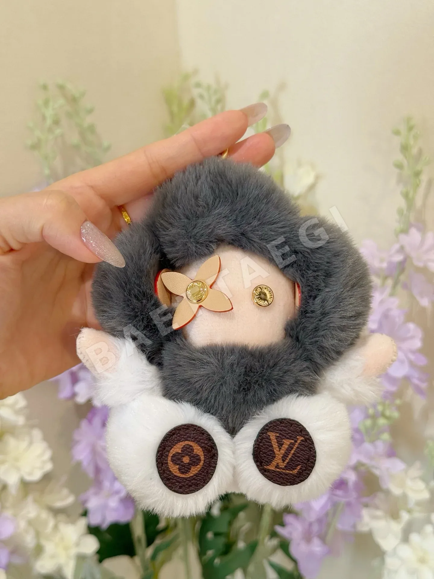 루이비통 비비엔느 해바라기 봉제 인형 키링 상세 이미지 5