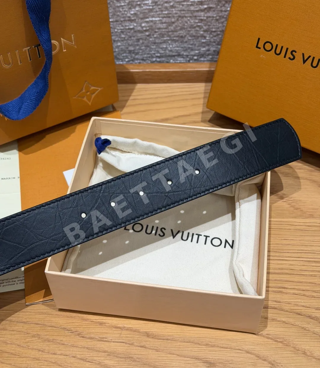 루이비통 LV 이니셜 40mm 모노그램 스터드 벨트 상세 이미지 6