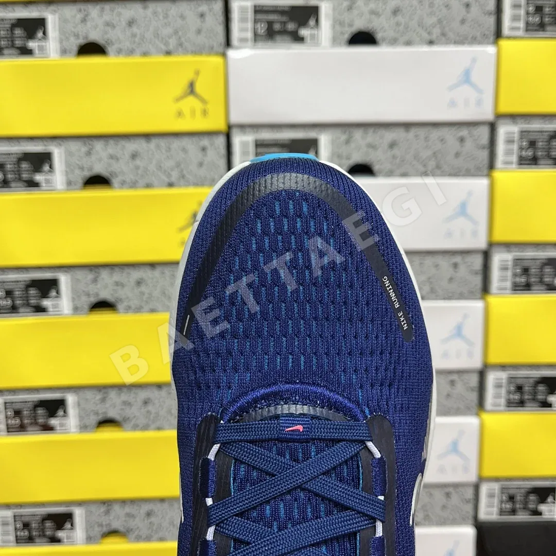 나이키 줌 보메로 18 HM6803-401 201100 Nike Zoom Vomero 18 상세 이미지 9