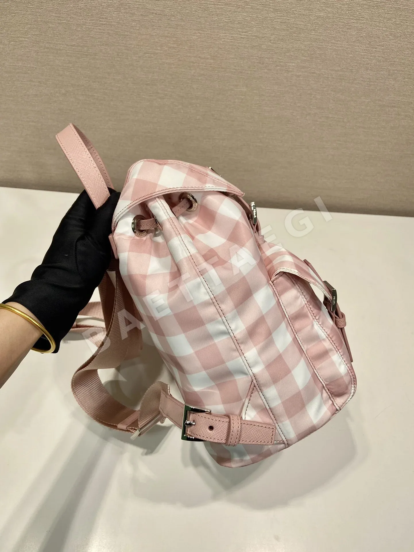 프라다 체크 패턴 백팩 1BZ677 상세 이미지 4