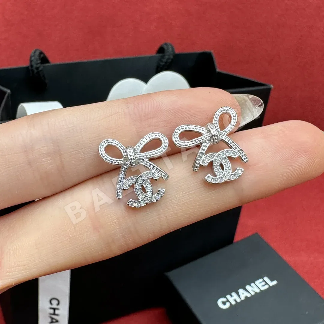 샤넬 더블 C 리본 풀 다이아몬드 귀걸이 178148