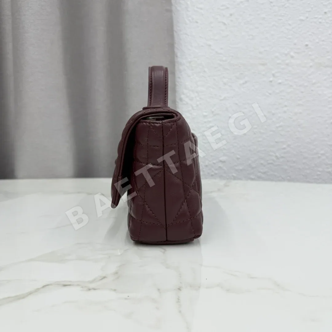 디올 마이텐더 램스킨 탑핸들 미니 체인 폰 가방 상세 이미지 7