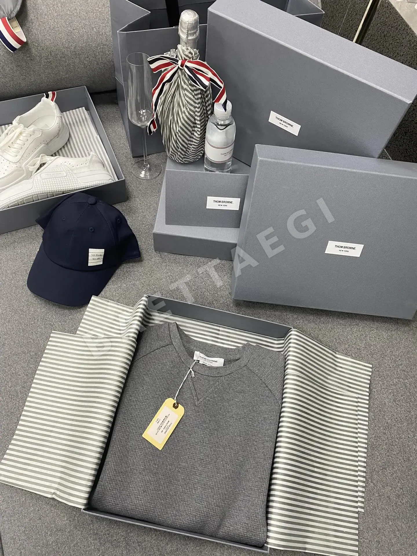 톰브라운 와플 스트라이프 반팔 니트 티셔츠 46495