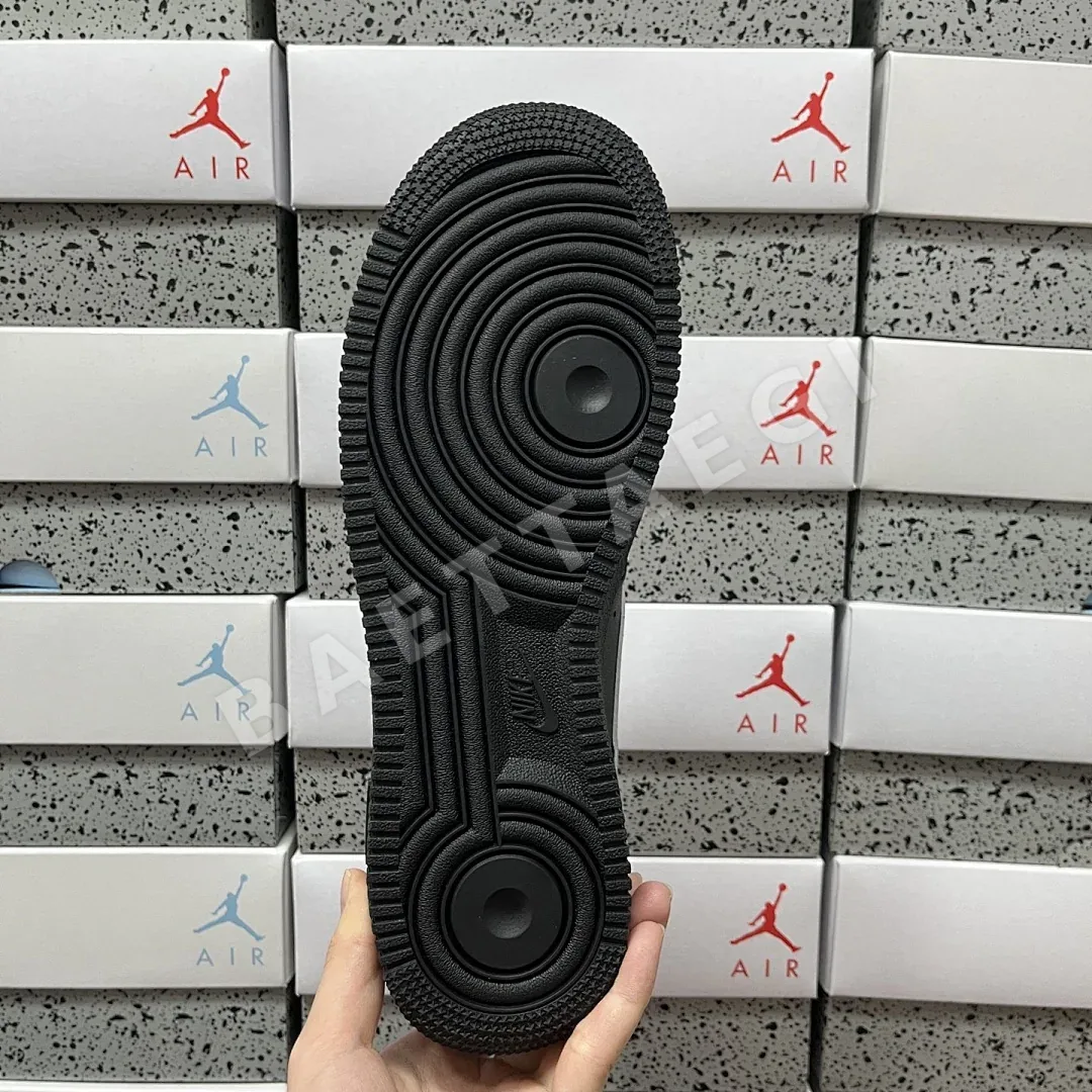 나이키 [MAX] 에어 포스 1 로우 CU9225-002 201088 Nike Air Force 1 Low Supreme Black White 상세 이미지 2