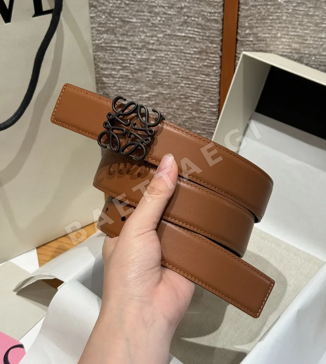 로에베 아나그램 양면 송아지가죽 벨트 상세 이미지 3