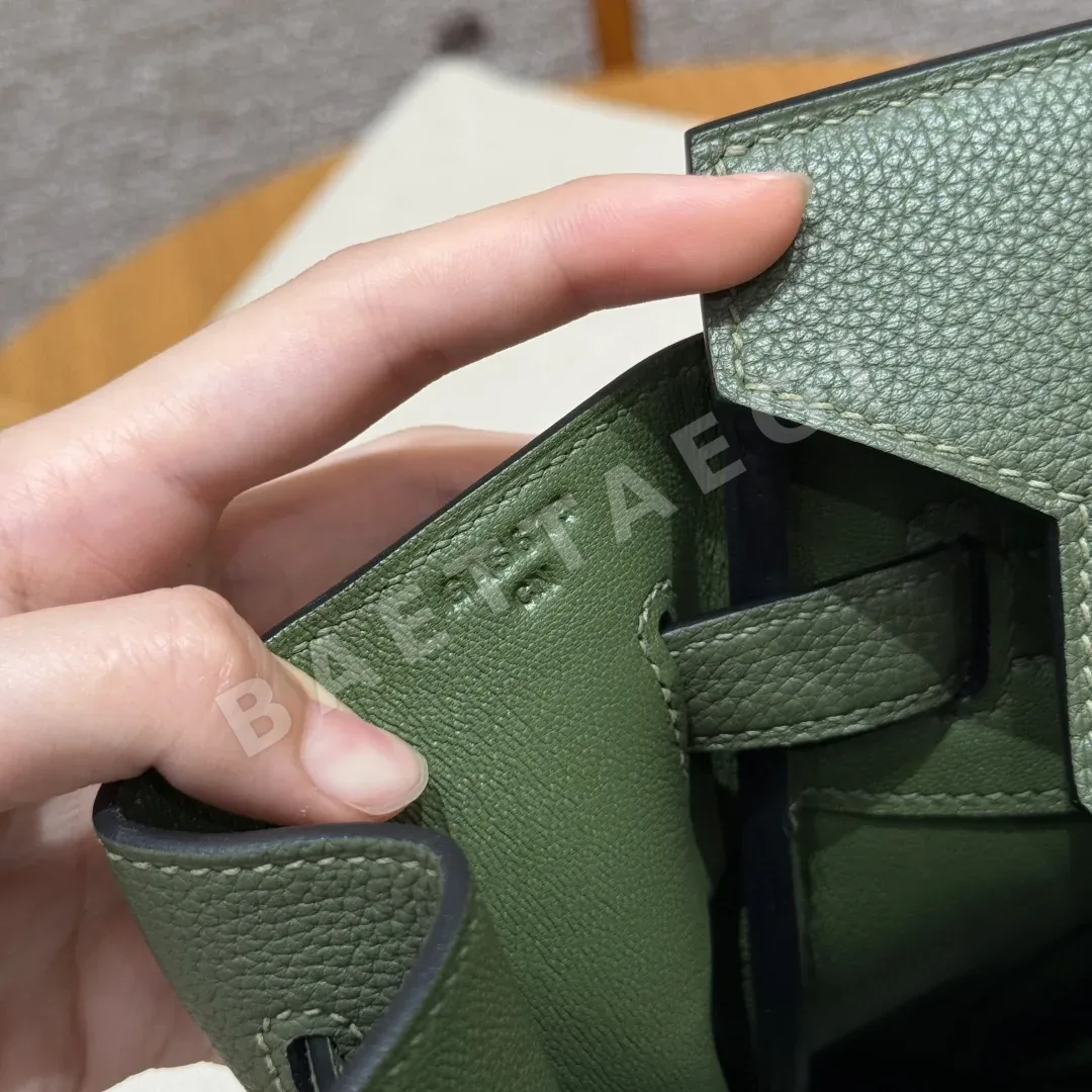 에르메스 버킨 35 가방 올리브그린 토고 가죽 골드 장식 상세 이미지 10