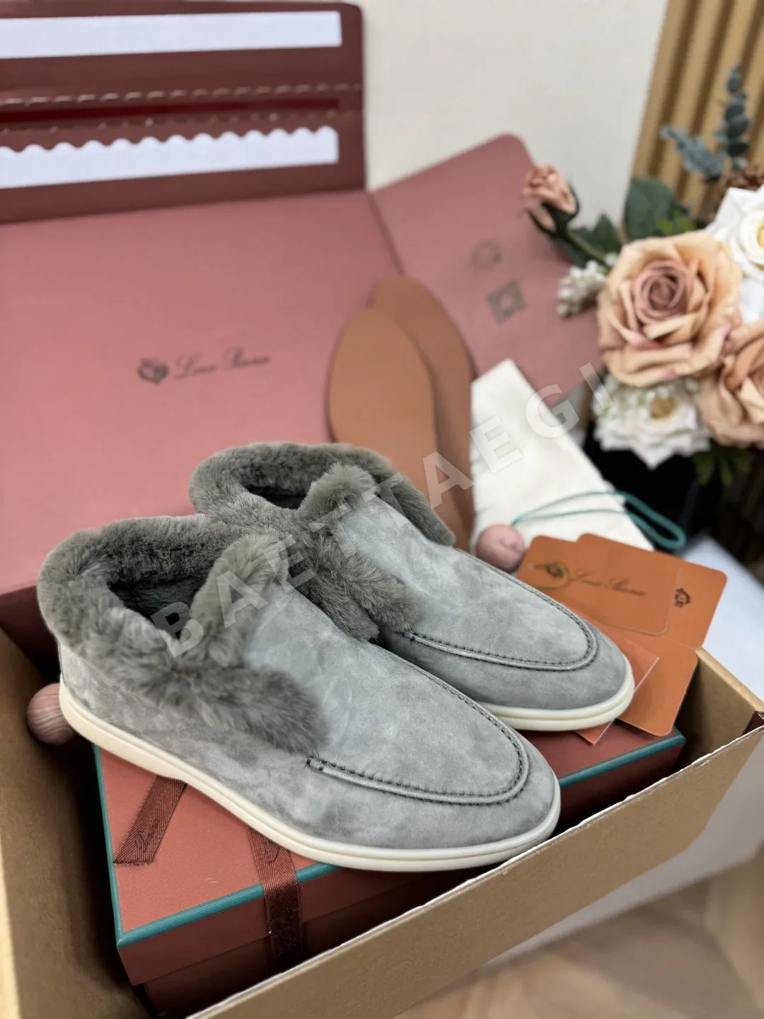 로로피아나 코요테 퍼 하이컷 로퍼 93294