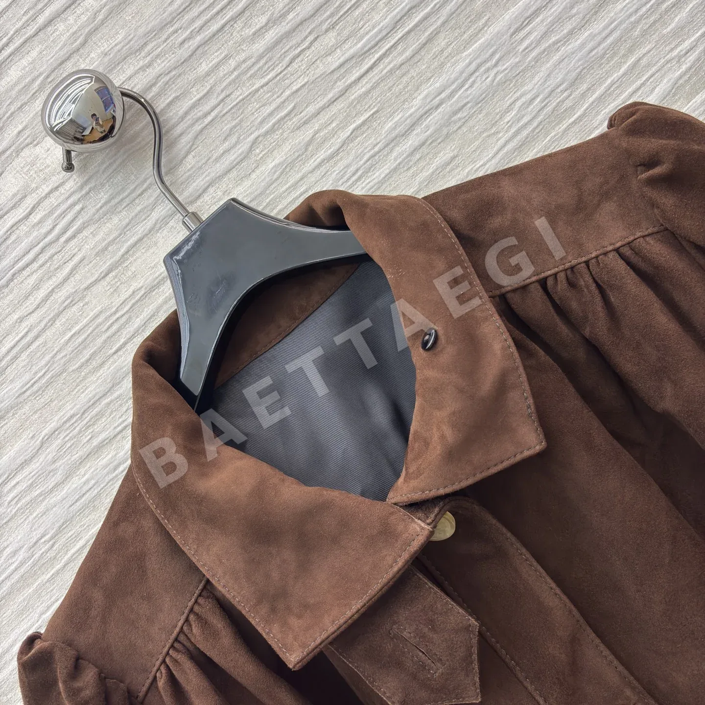 끌로에 레트로 스웨이드 크롭 퍼프 자켓 상세 이미지 5