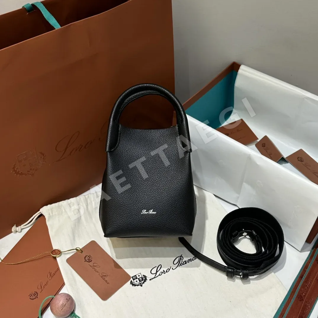 로로피아나 라 프레리 카프스킨 버킷백 191251