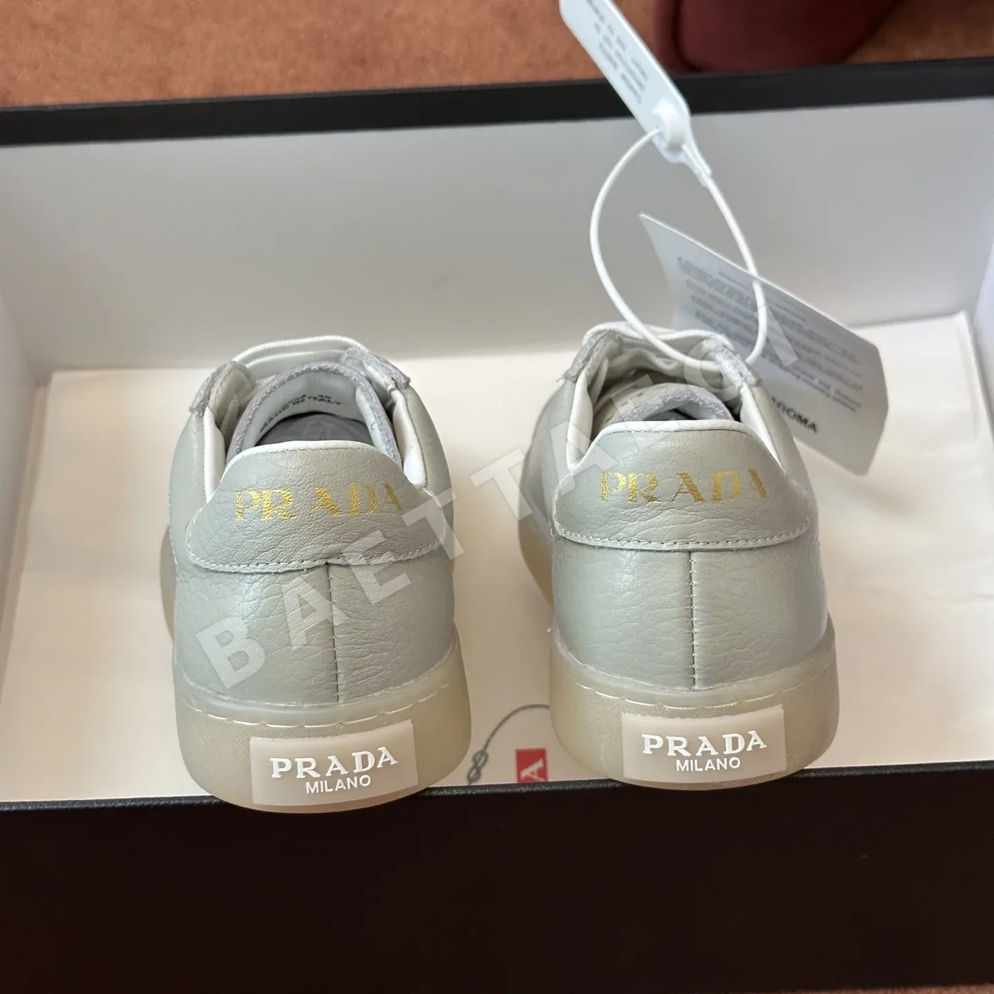 프라다(Prada) 스웨이드 스니커즈 상세 이미지 8