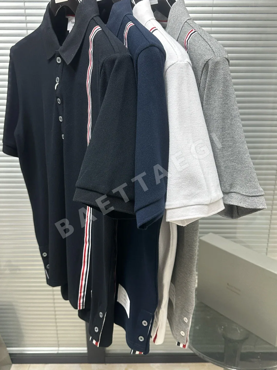 톰브라운 가슴 리본 장식 반팔 폴로셔츠 상세 이미지 6