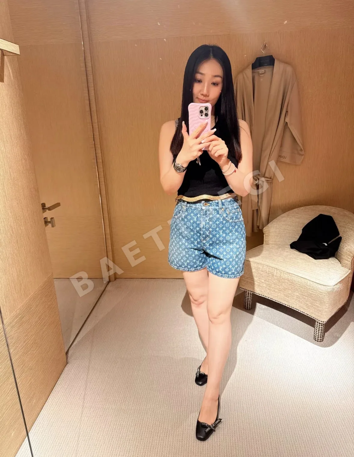 루이비통 모노그램 패턴 하이웨스트 여성 데님 반바지 상세 이미지 8