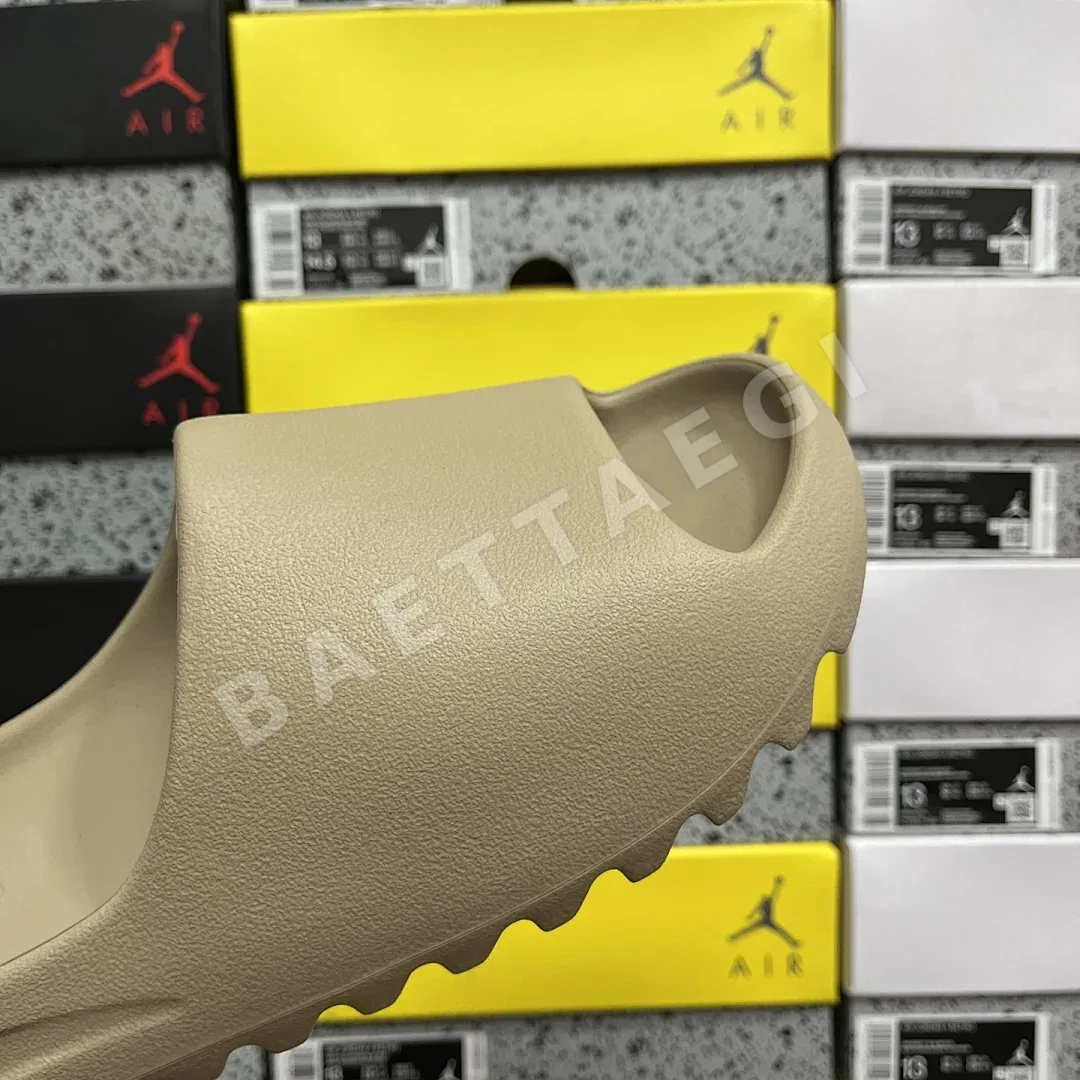 아디다스 이지 슬라이드 GW1934 200641 Adidas Yeezy Slide Resin 상세 이미지 3