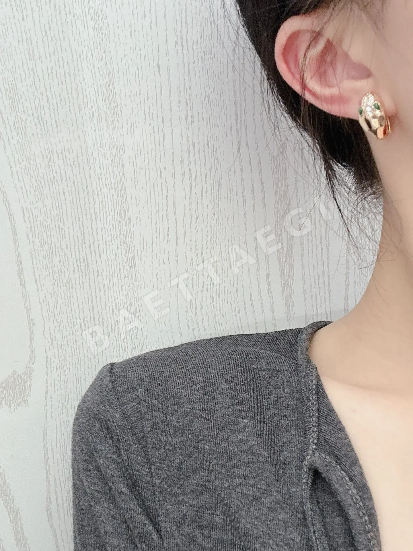 불가리 뱀 모티브 귀걸이 64324