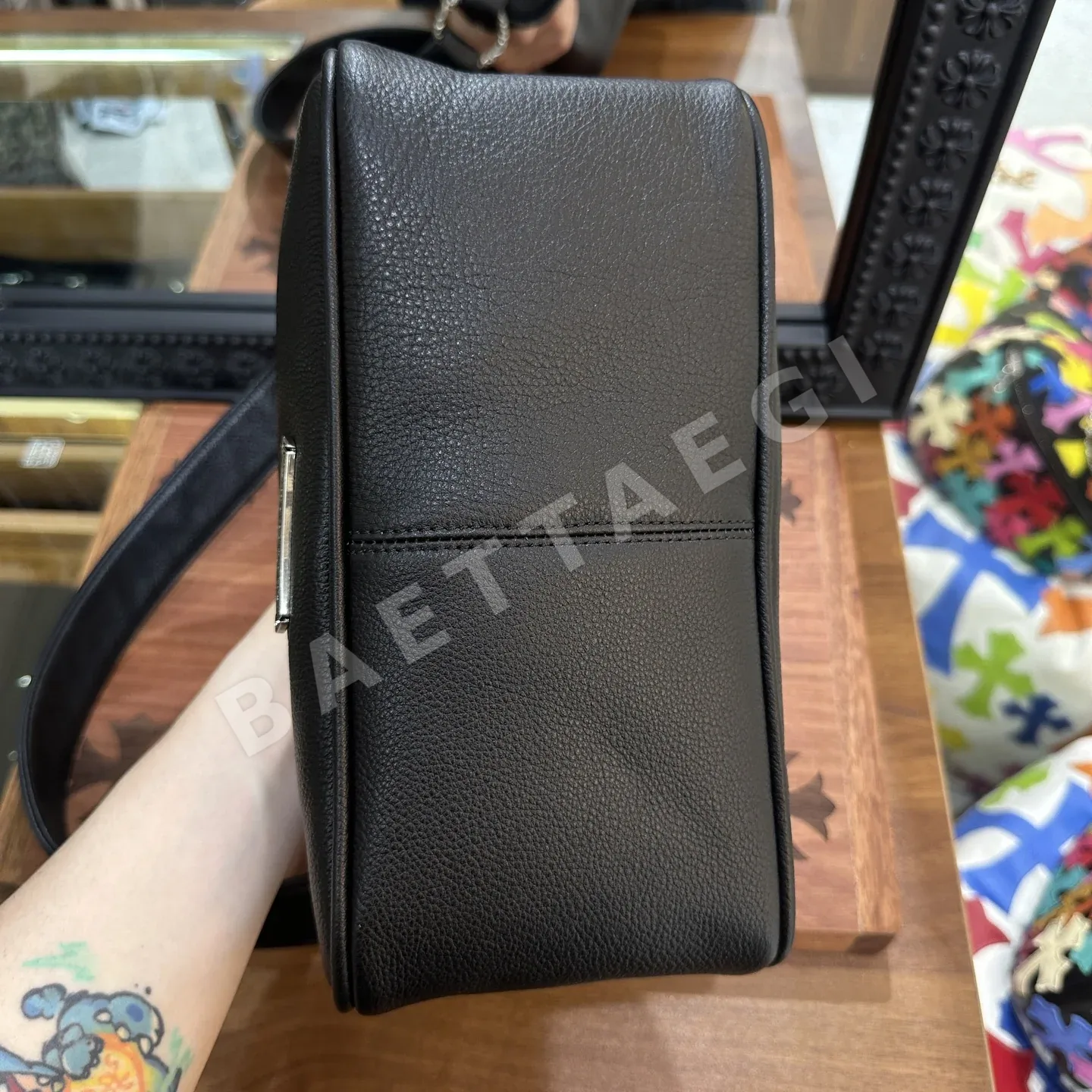 크롬하츠 블랙 치킨 너겟 번즈 가방 상세 이미지 5