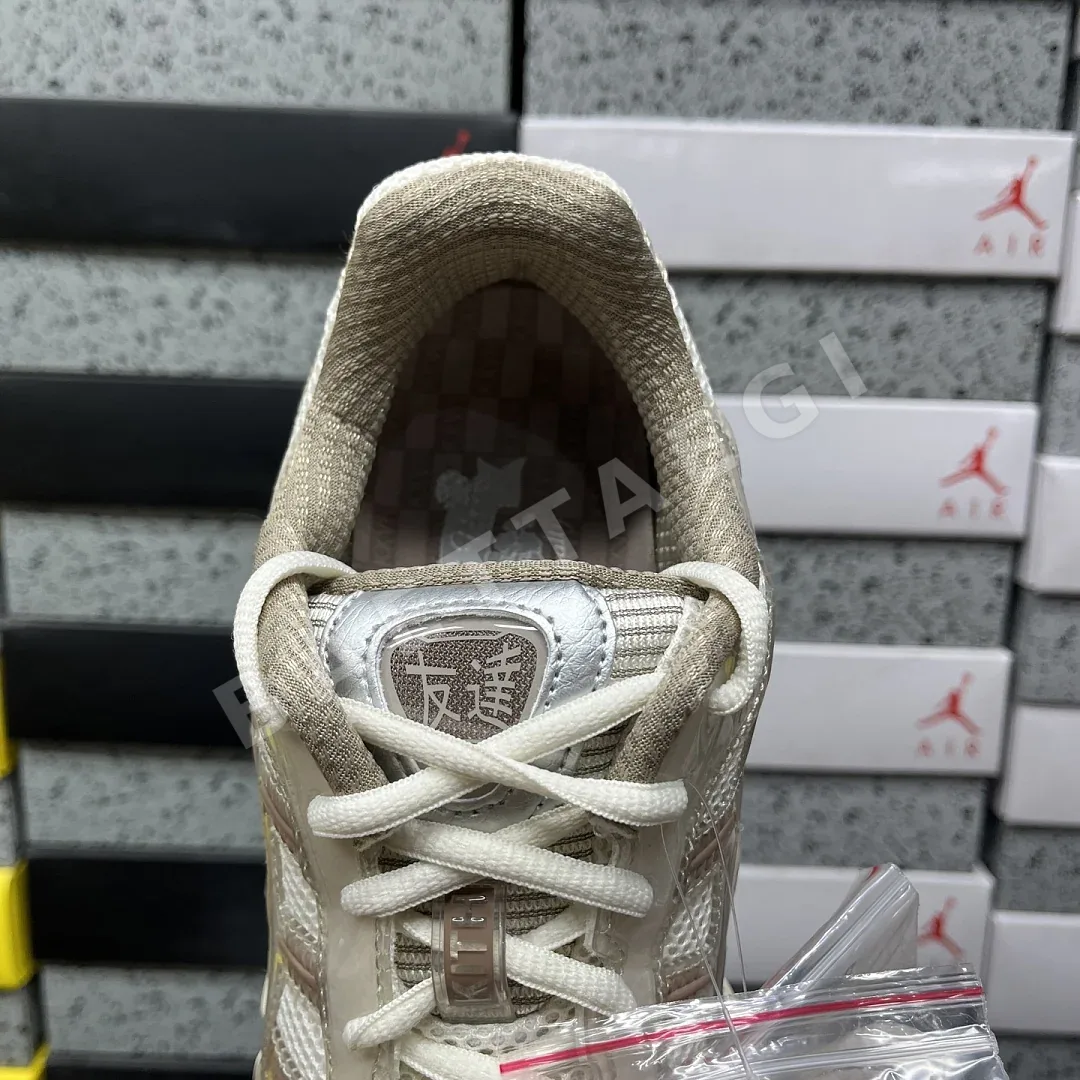 아식스 [ZC] 젤 카야노 12.1 1203B144-100 200426 Asics Gel-Kayano 12.1 Kith Paragon 상세 이미지 5