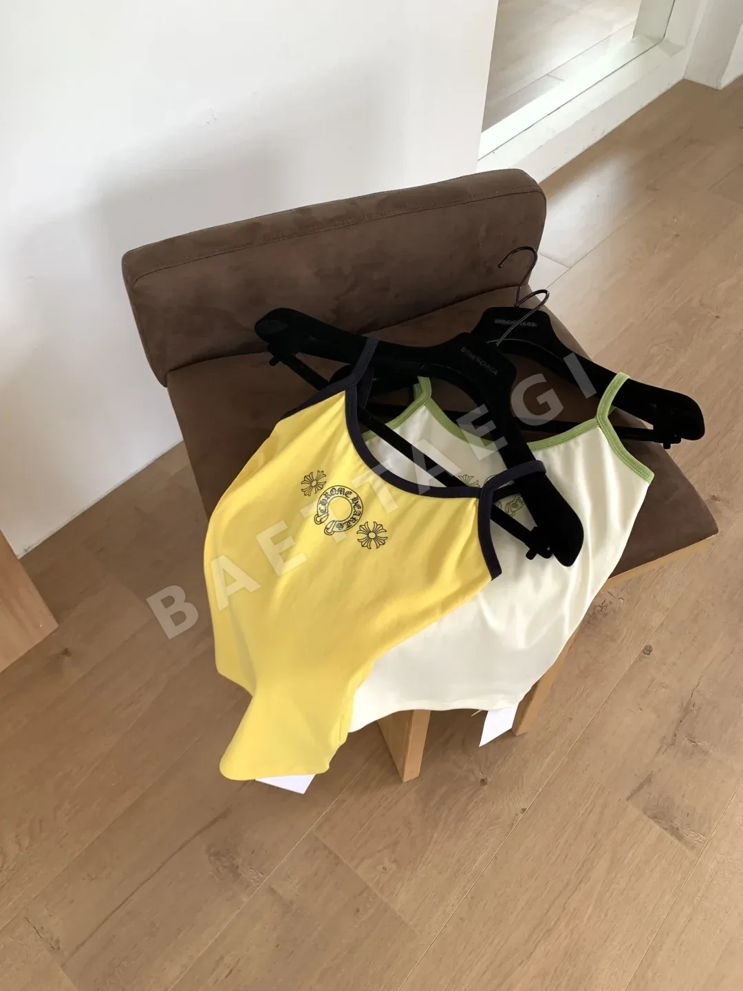 크롬하츠 빈티지 말굽 십자 자수 크롭 스파게티 스트랩 캐미솔 탑 26SS 상세 이미지 4
