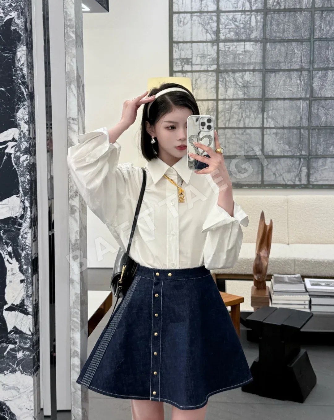 셀린느 자수 로고 포켓 루즈핏 여성 셔츠 상세 이미지 7