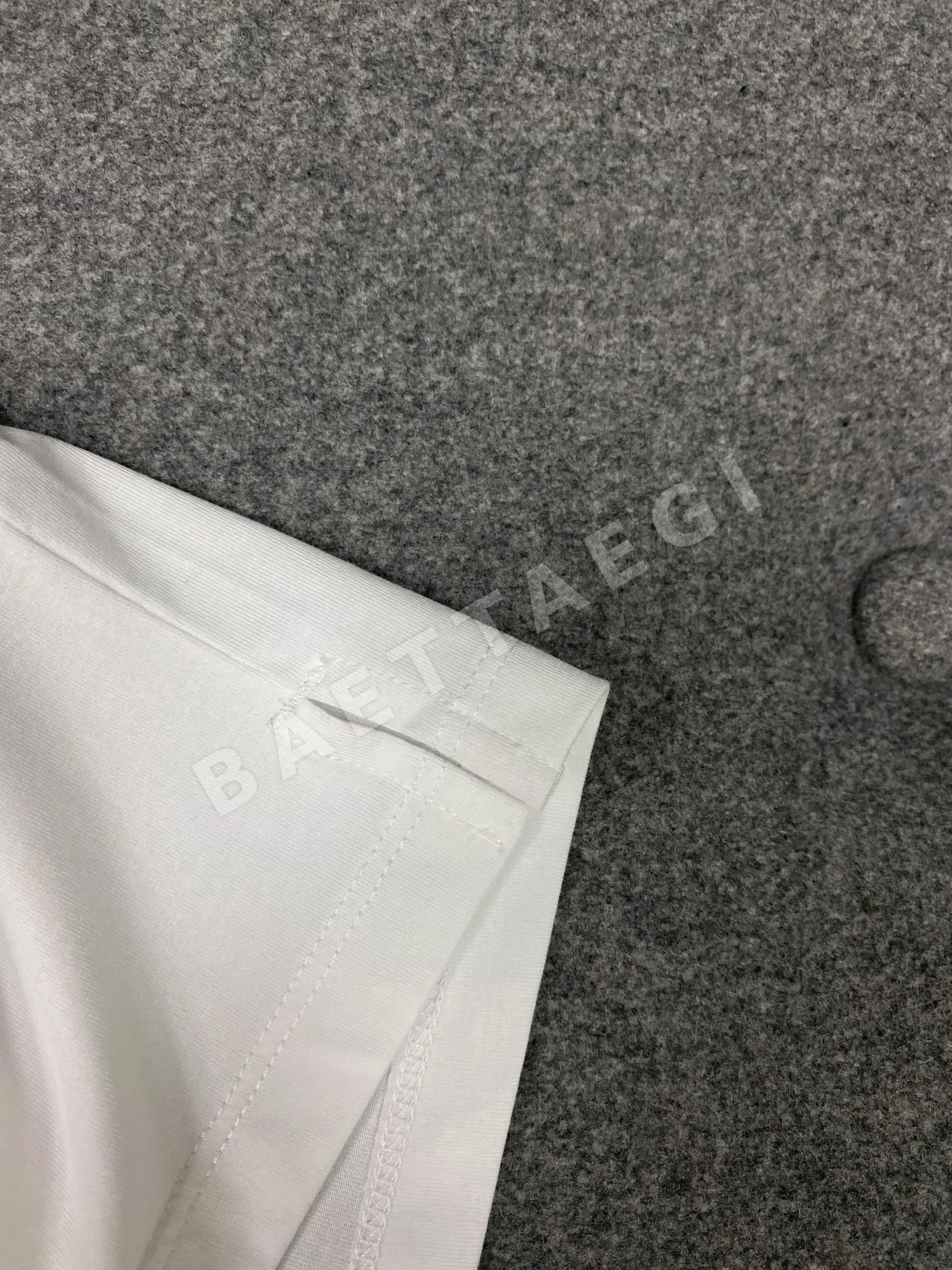 프라다 자수 스트레치 코튼 여성 긴팔 티셔츠 상세 이미지 6