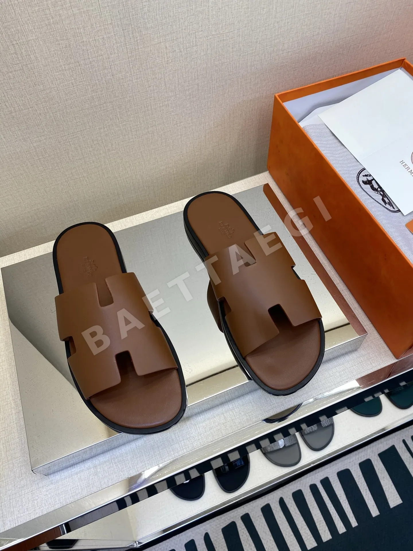 에르메스 샌들 남성 가죽 H 패턴 163633