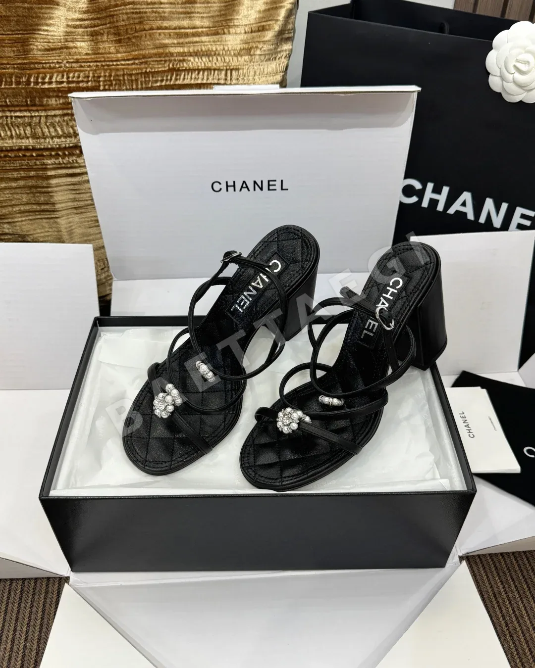샤넬 카멜리아 라인스톤 장식 하이힐 샌들 26C 상세 이미지 3