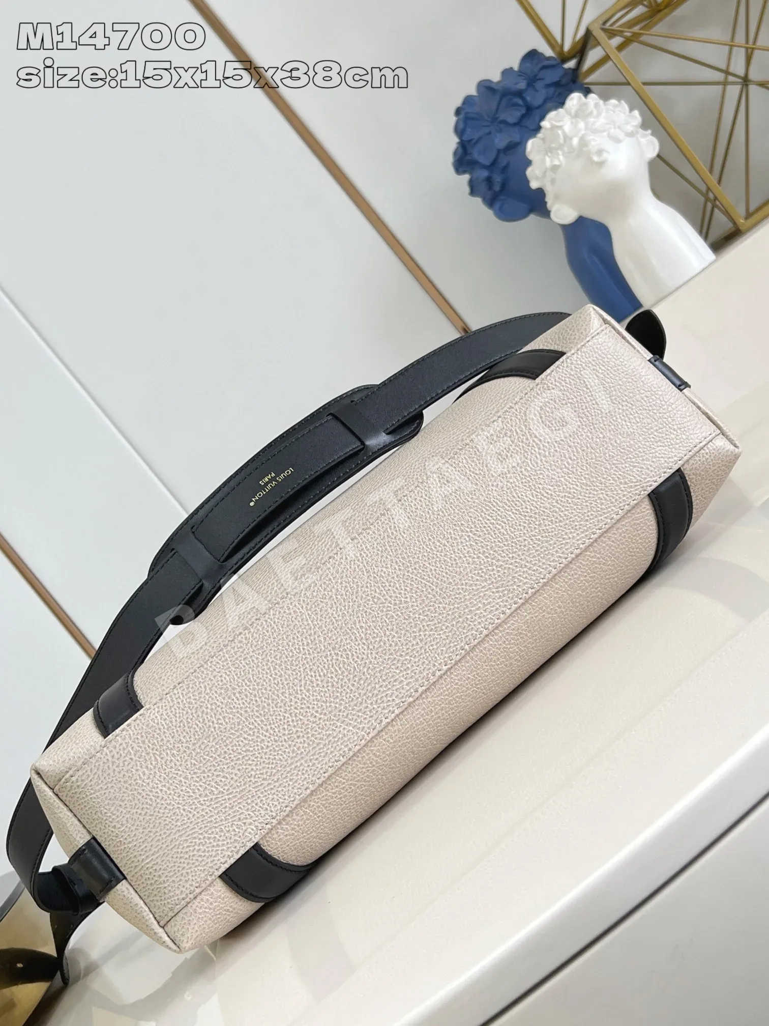 루이비통 바이커 미디엄 크로스 숄더백 M14700 상세 이미지 5