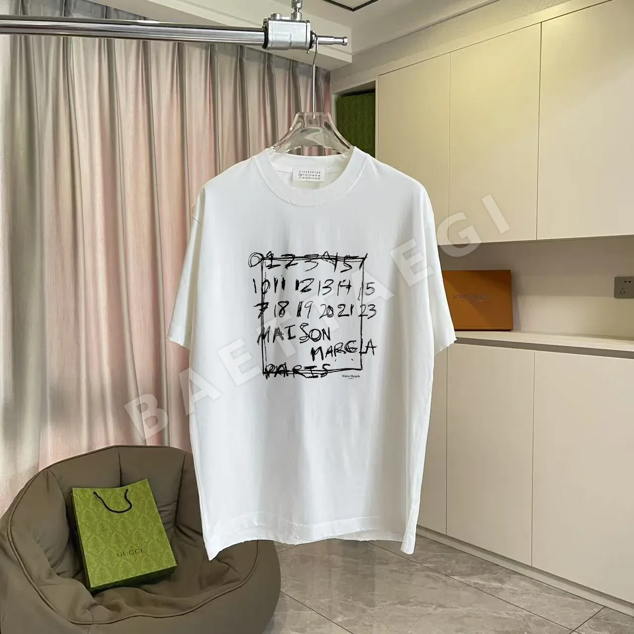 마르지엘라 워시 가공 데미지 반팔 티셔츠 88725