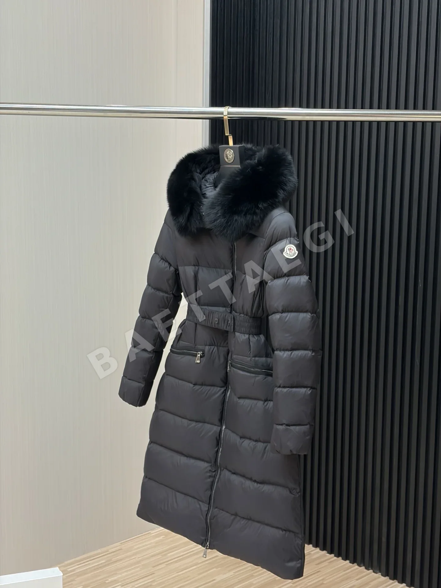 몽클레르 보에딕 여성 구스다운 패딩 재킷 상세 이미지 3