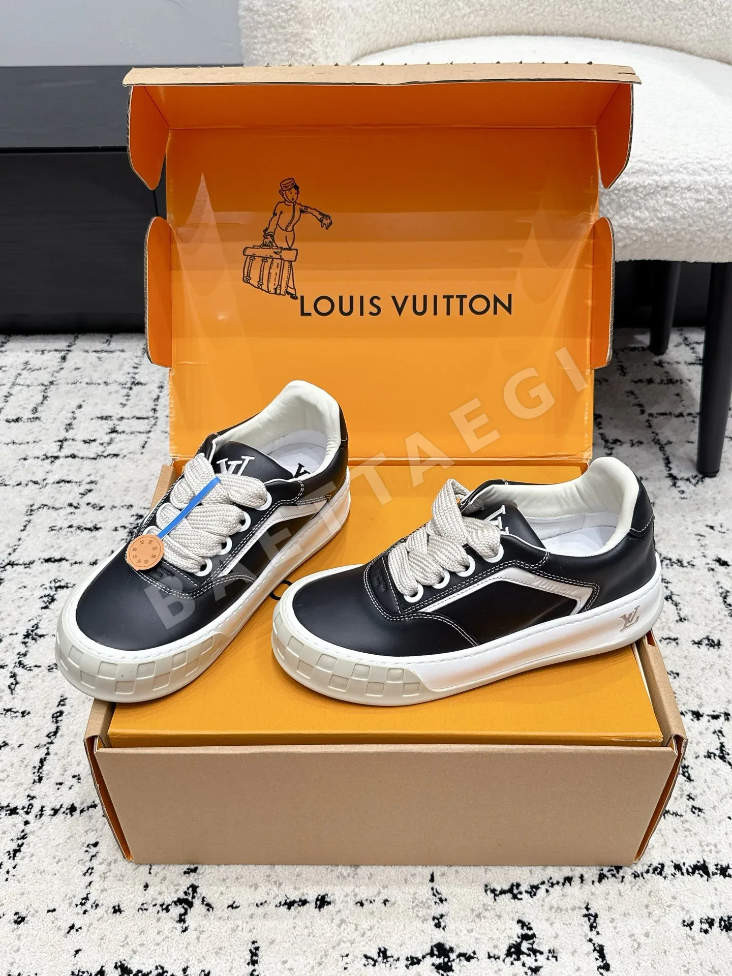 루이비통 플랫폼 로우컷 스니커즈 상세 이미지 3