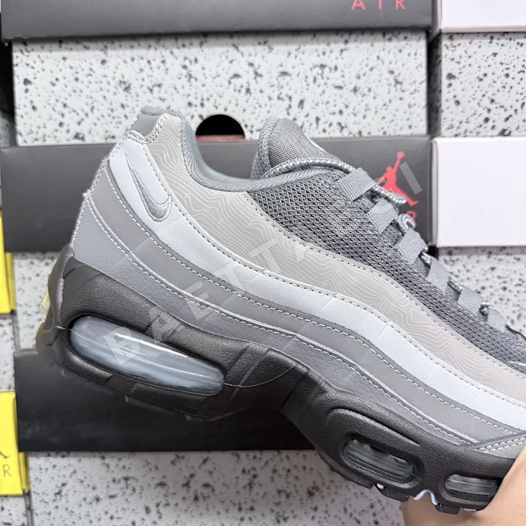 나이키 [XY] 에어 맥스 95 OG IB7682-001 201322 Nike Air Max 95 OG Big Bubble Cool Grey 상세 이미지 7