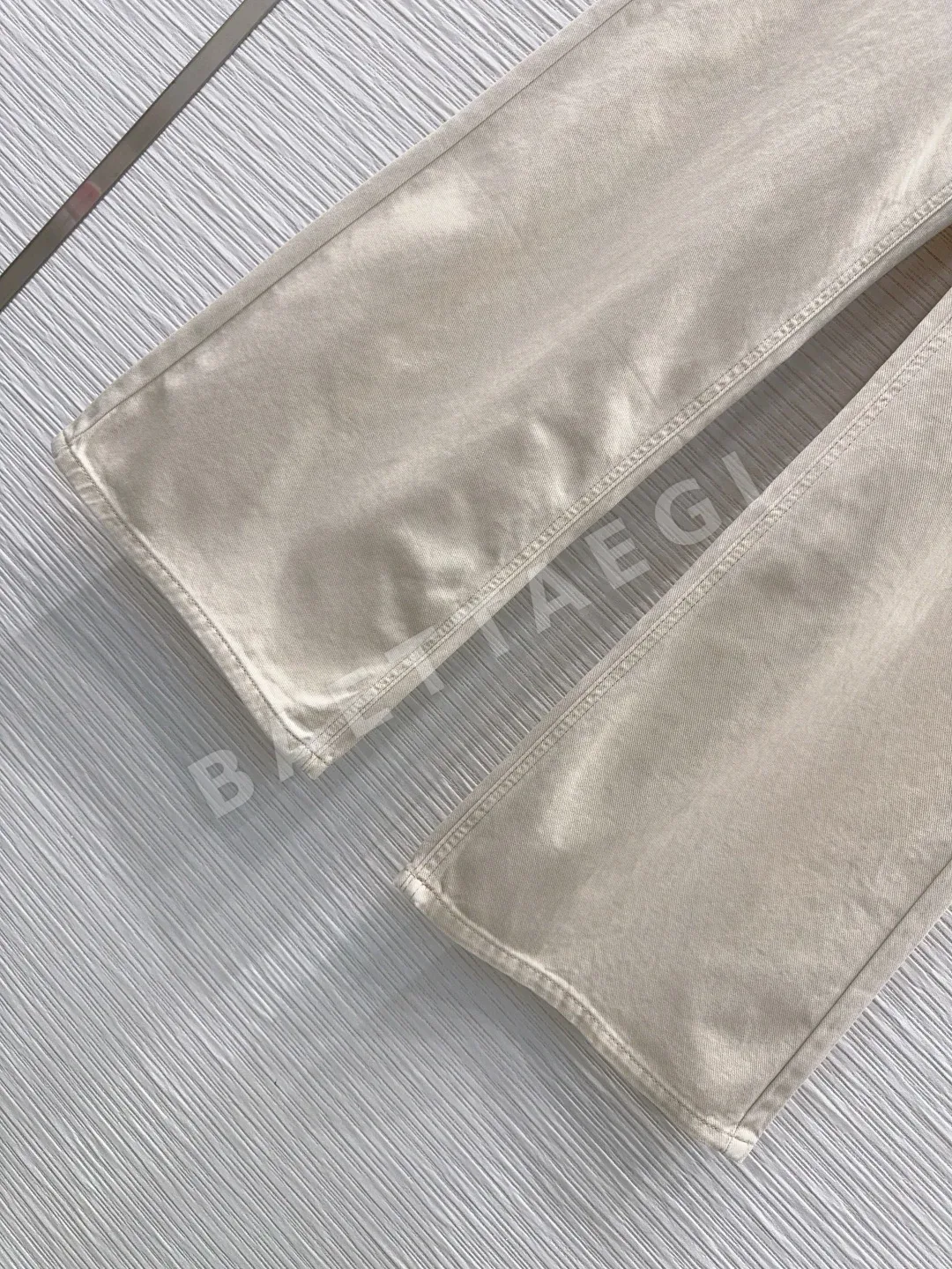 미우미우 3D 테일러드 여성 바지 상세 이미지 6