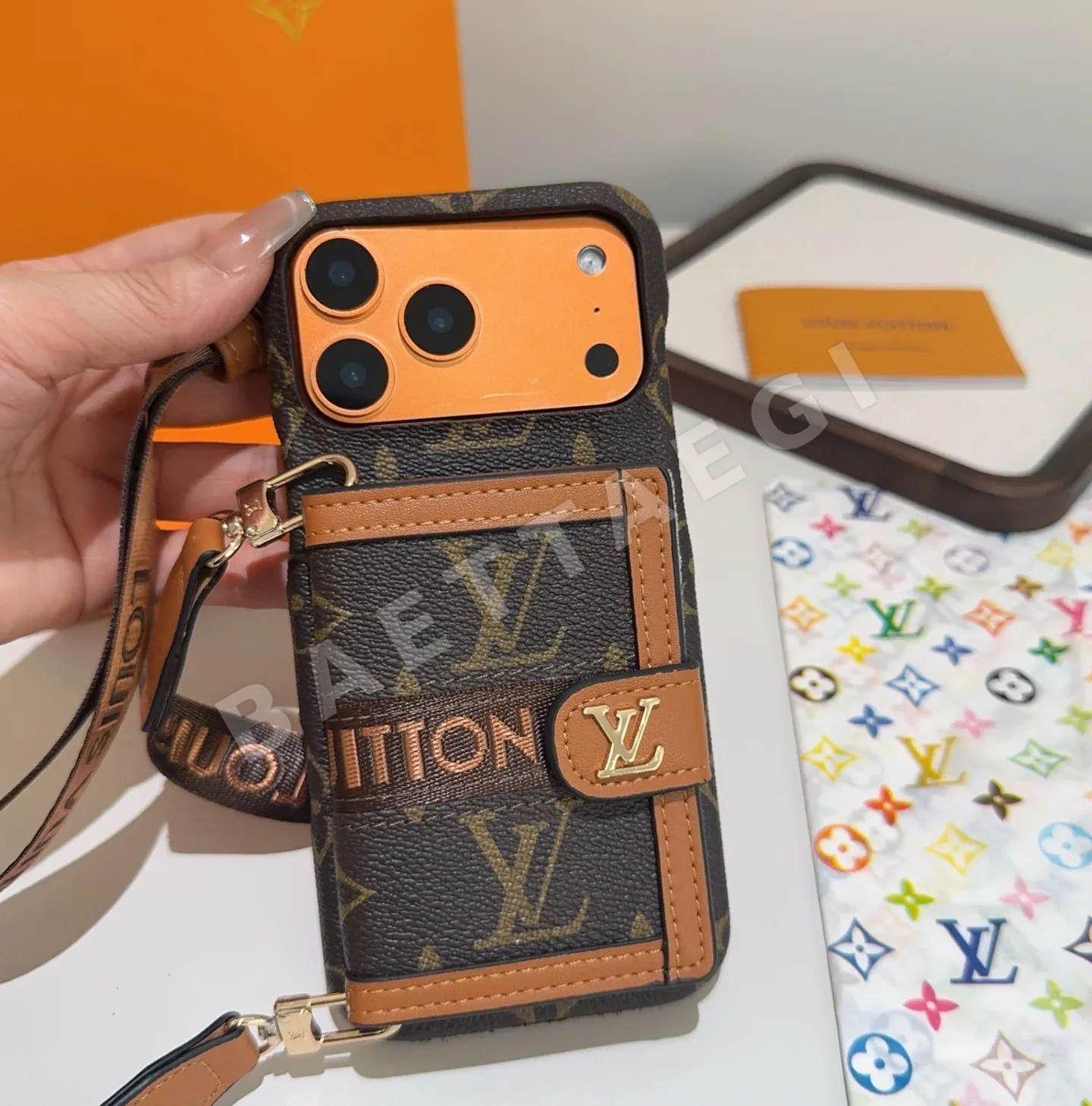 루이비통 LV 웨빙 크로스바디 카드홀더 폰케이스 상세 이미지 3