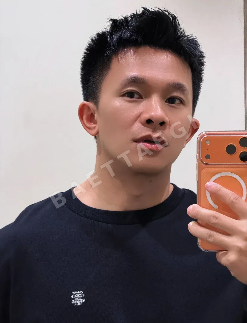 셀린느 마이크로로고 자수 긴팔 티셔츠 상세 이미지 13