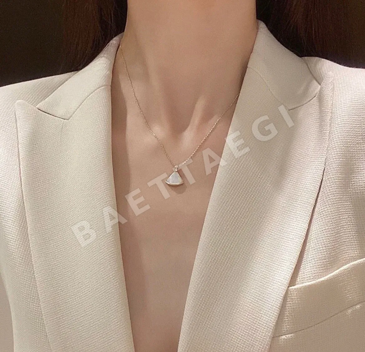 불가리 골드 부채꼴 목걸이 상세 이미지 3