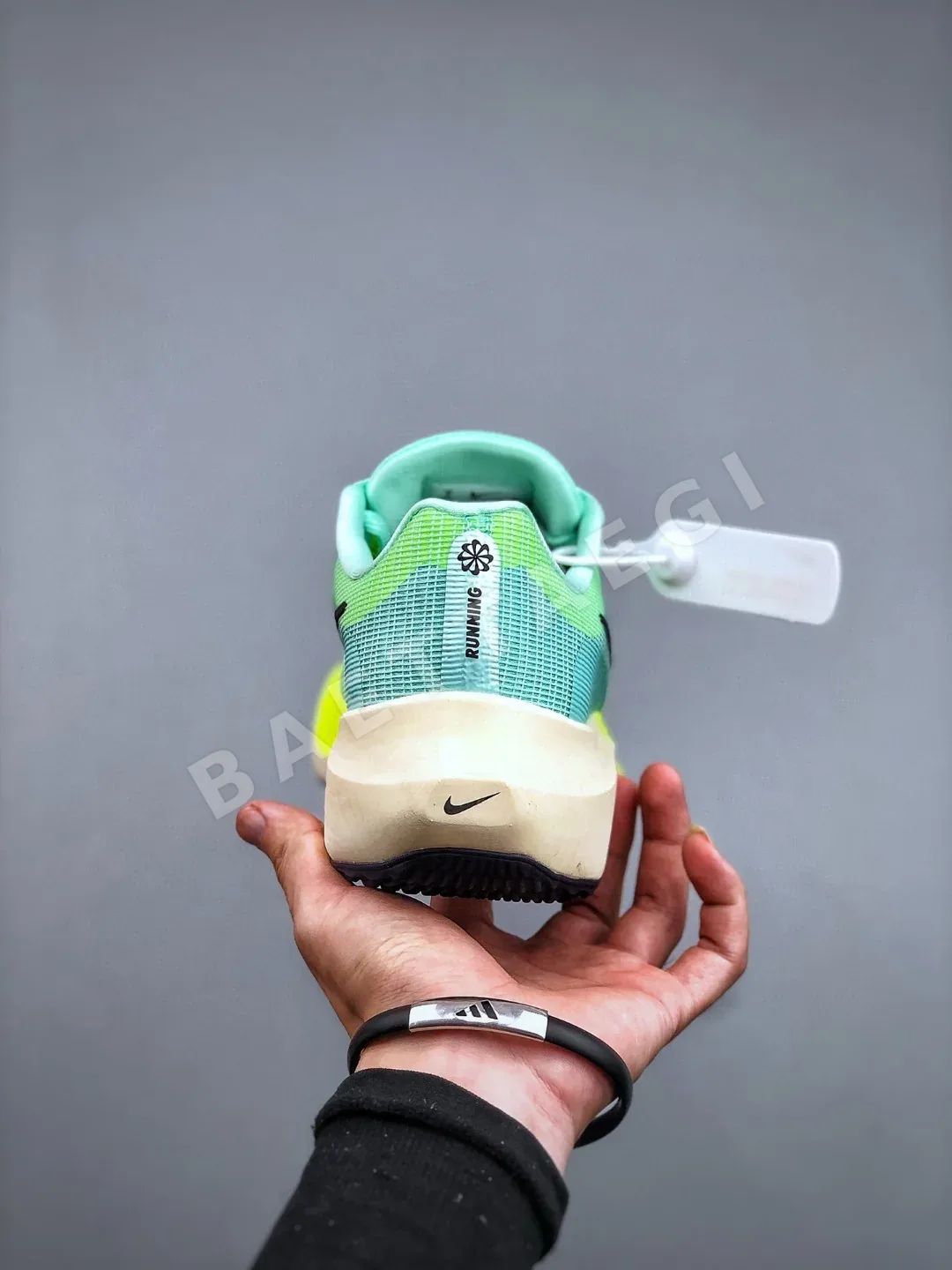 나이키에어줌 줌 플라이 5 로우탑 러닝화 상세 이미지 7