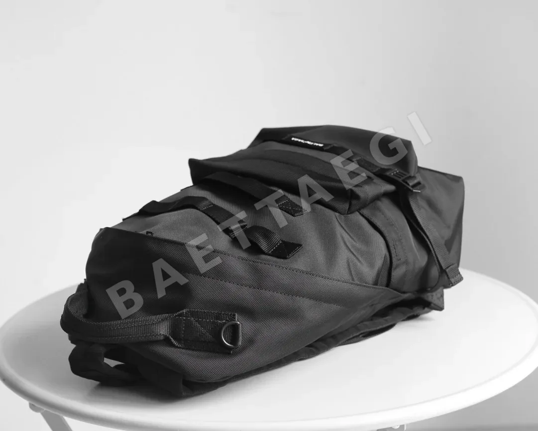 발렌시아가 나일론 백팩 상세 이미지 4
