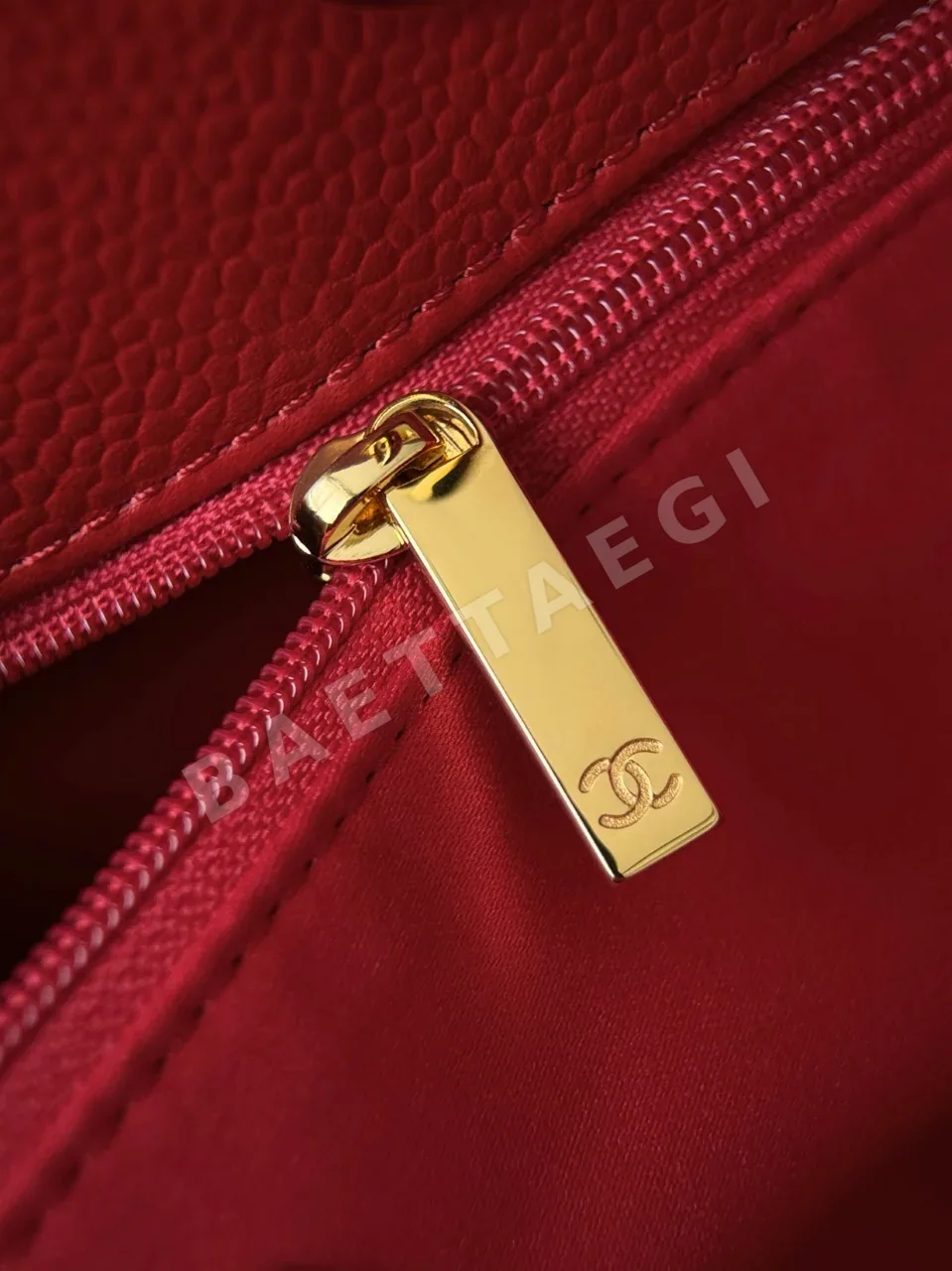 샤넬 GST 레드 금장 가방 상세 이미지 9