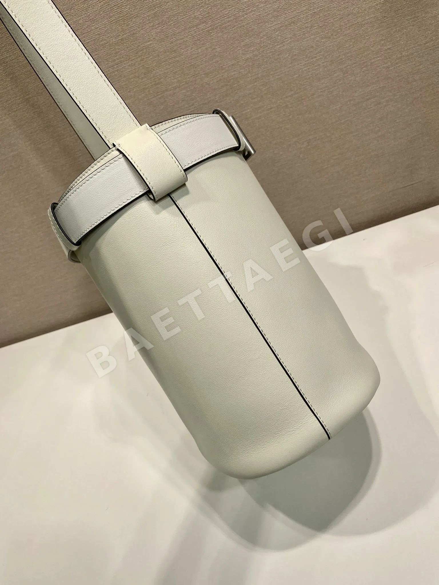 프라다 버킷백 가죽 핸드백 1BE085 상세 이미지 6