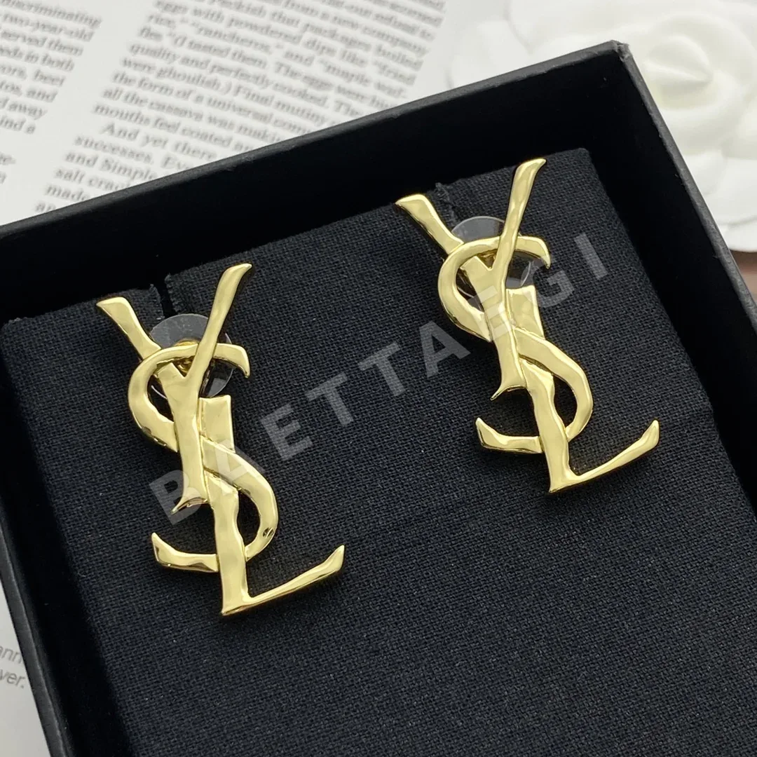 생로랑 YSL 로고 광택 귀걸이 상세 이미지 2