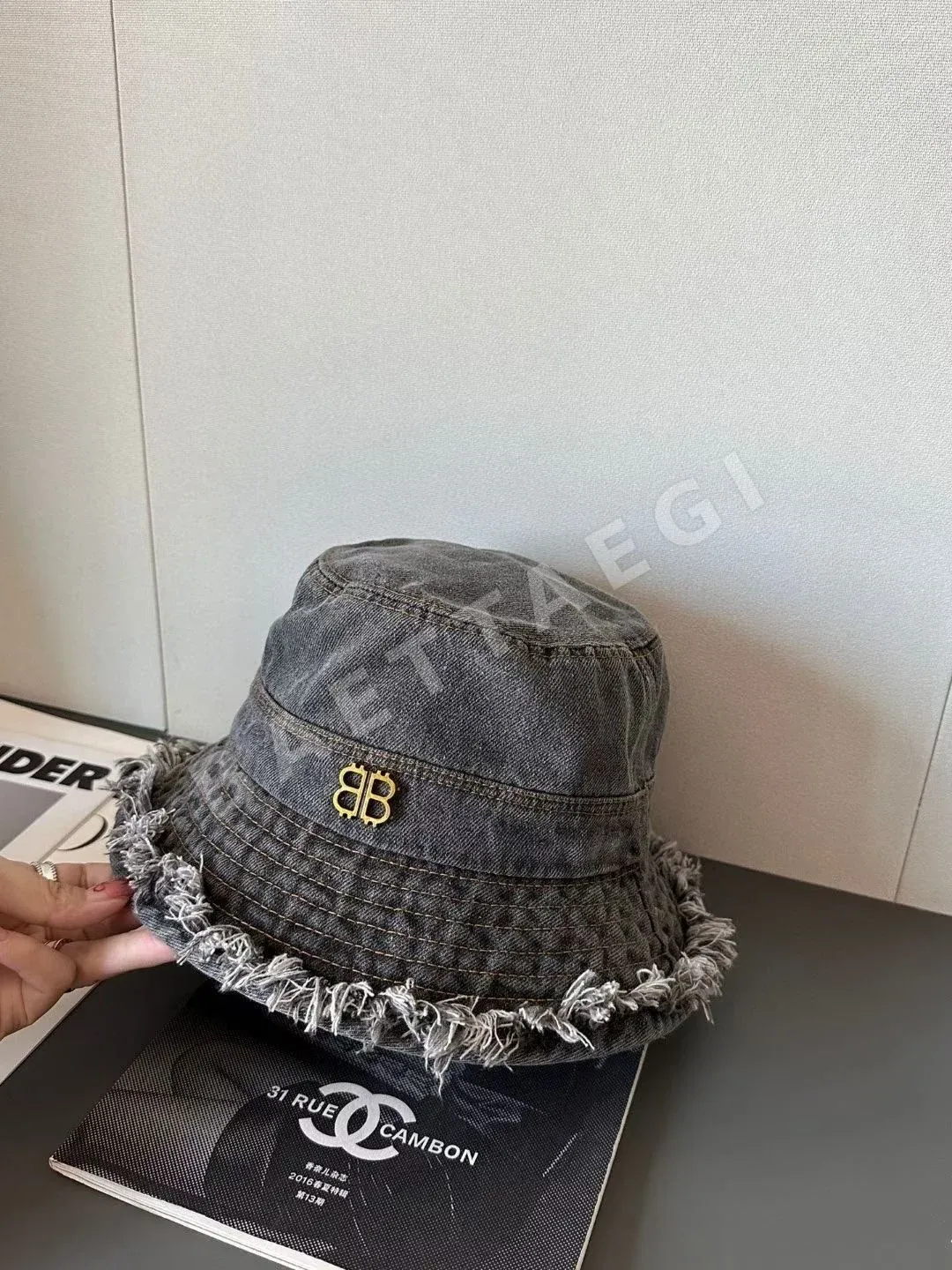발렌시아가 워시드 데님 버킷햇 상세 이미지 5