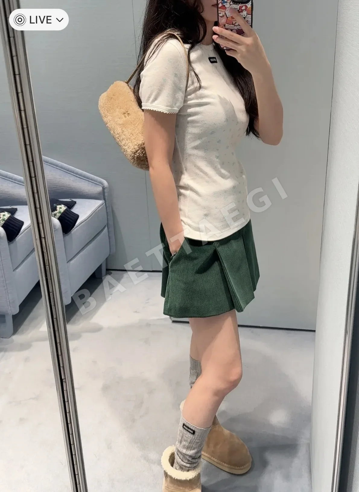 미우미우 마이크로 로고 플라워 프린트 반팔 티셔츠 상세 이미지 5
