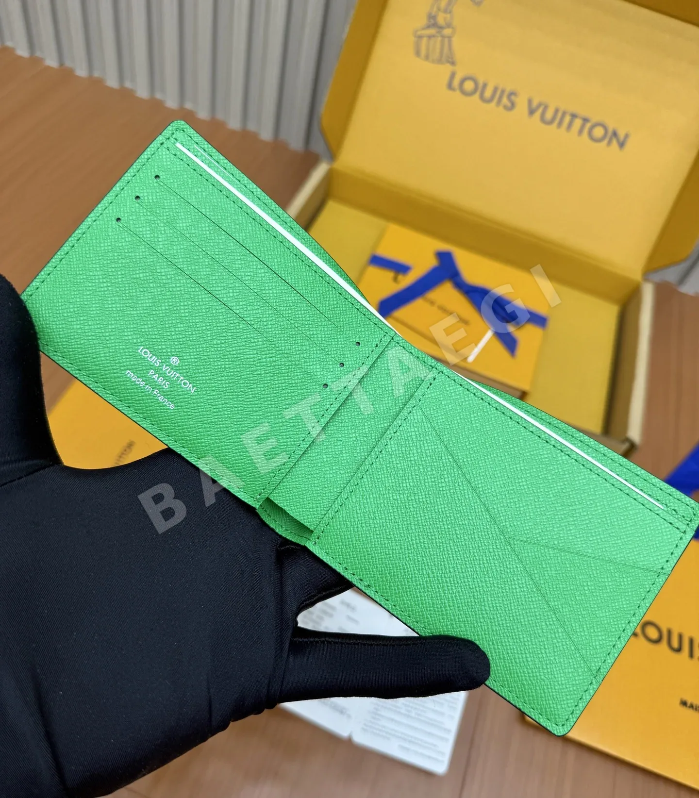 루이비통 M30993 스틸 지갑 상세 이미지 8