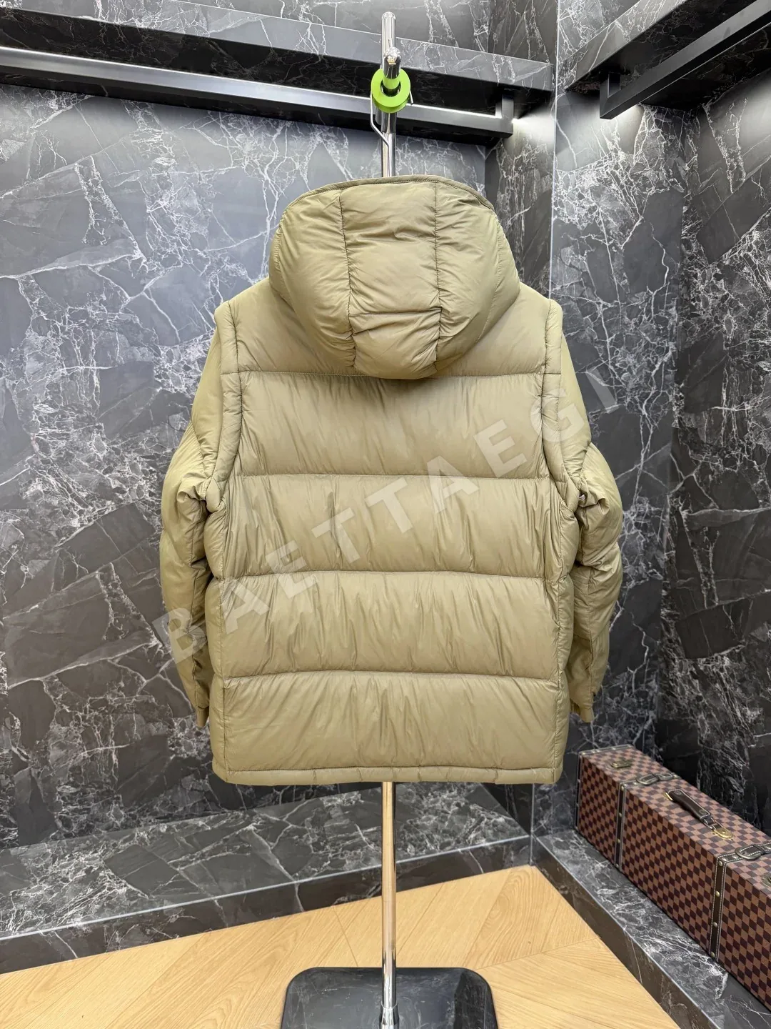 몽클레르 남성 다운 패딩 자켓 상세 이미지 9