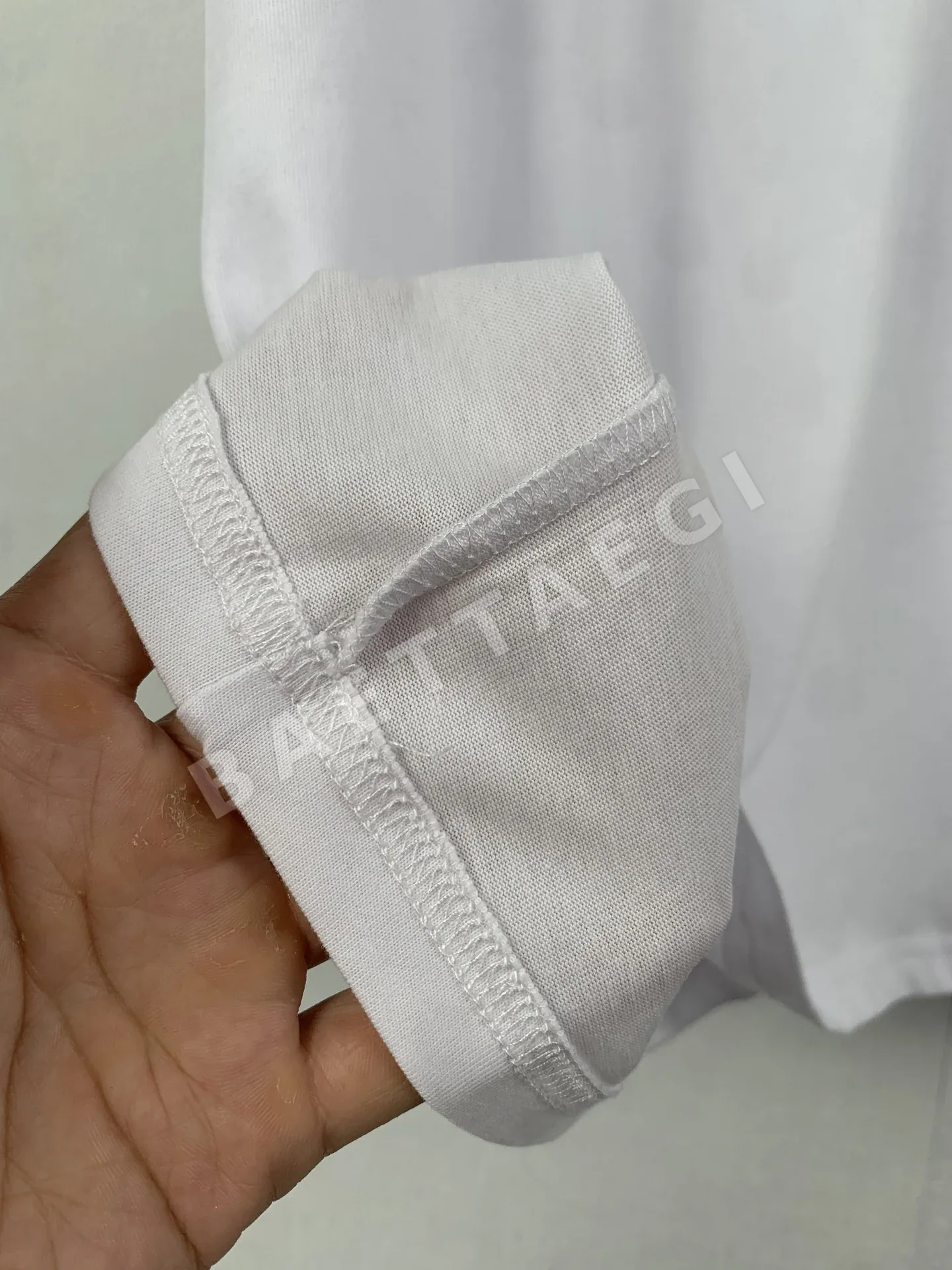 베르사체 자수 로고 남성 반팔 티셔츠 상세 이미지 9