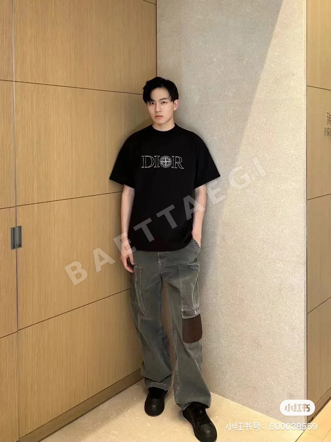 스톤아일랜드 로고 자수 크루넥 반팔 티셔츠 상세 이미지 2