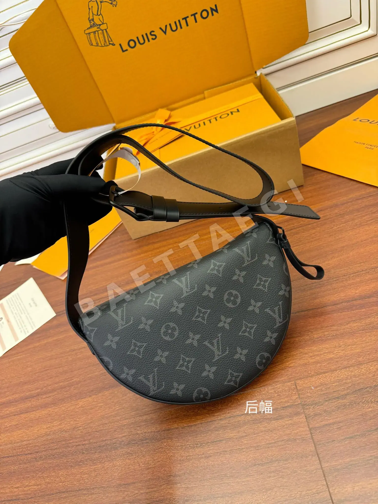 루이비통 M23835 가죽 가방 상세 이미지 2