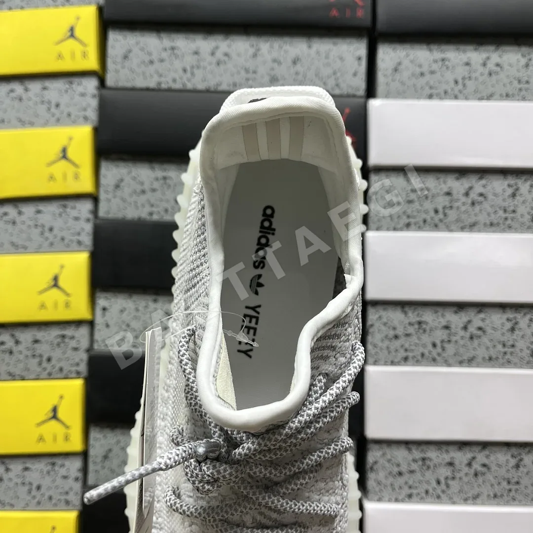 아디다스 [XQ] 이지 부스트 350 V2 EF2367 200773 Adidas Yeezy Boost 350 V2 Static 상세 이미지 3